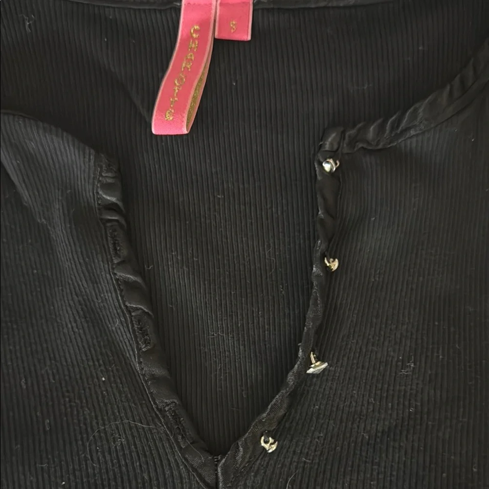 Charlotte Tarantola Black Fitted Buttoned Tank Top - Picture 3 of 4